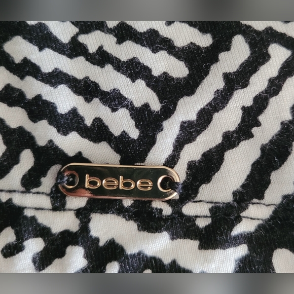 🌺BEBE High-Low Blouse - Picture 4 of 7